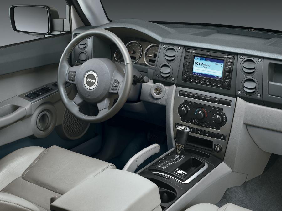  Jeep Commander Sport 2005 года  (фото 3 из 7)